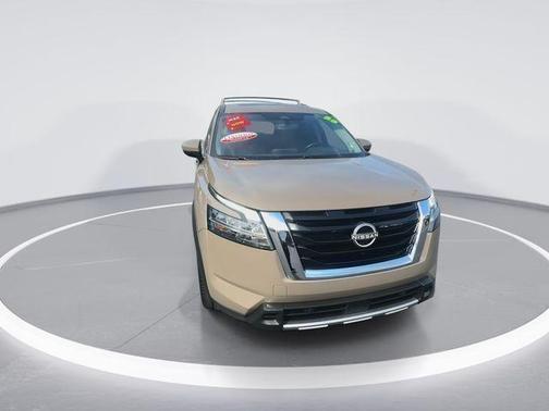 2023 Nissan Pathfinder Platinum FWD