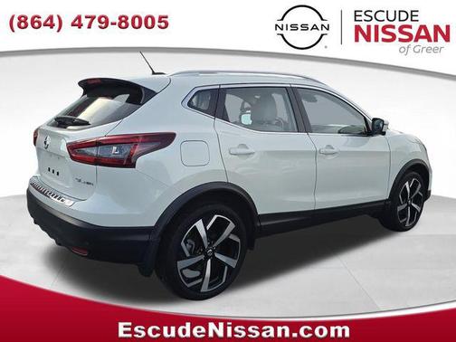 Pearl White Tricoat 2022 Nissan Rogue Sport SL