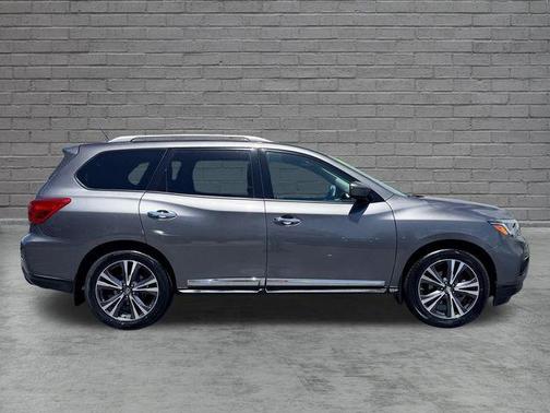 Gun Metallic 2017 Nissan Pathfinder Platinum