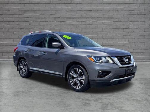 Gun Metallic 2017 Nissan Pathfinder Platinum