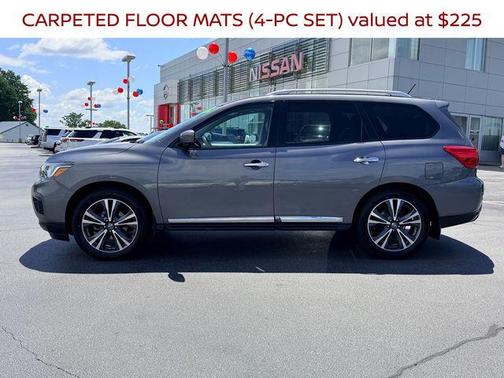 Gun Metallic 2017 Nissan Pathfinder Platinum