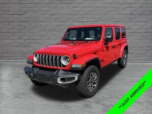 Firecracker Red Clearcoat 2025 Jeep Wrangler 4-Door Sahara 4x4