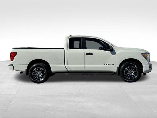 2024 Nissan Titan SV
