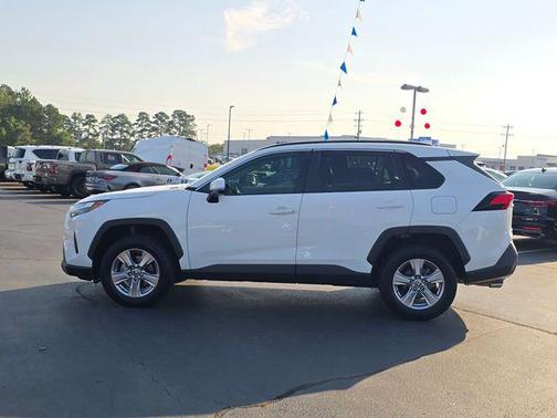 Ice Cap 2023 Toyota RAV4 XLE