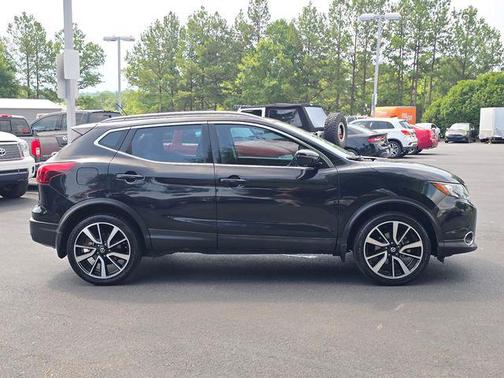Magnetic Black 2018 Nissan Rogue Sport SL