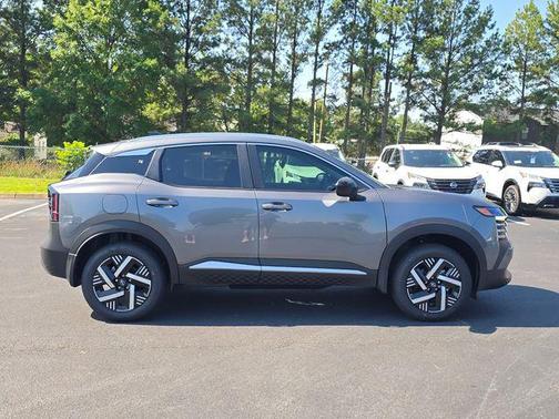 Gun Metallic 2026 Nissan Kicks SV