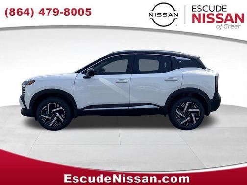 Aspen White Tricoat/Super Black 2026 Nissan Kicks SV