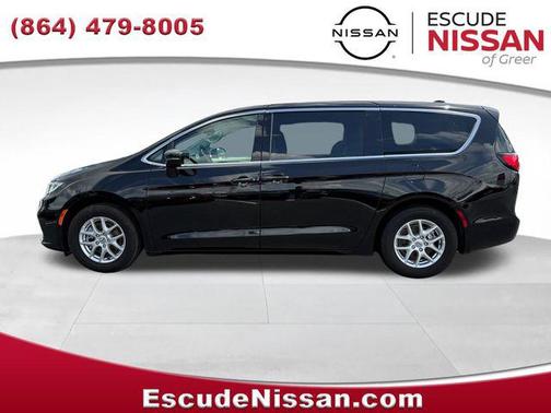 Diamond Black Crystal Pearlcoat 2024 Chrysler Pacifica Touring L