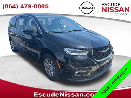 Diamond Black Crystal Pearlcoat 2024 Chrysler Pacifica Touring L