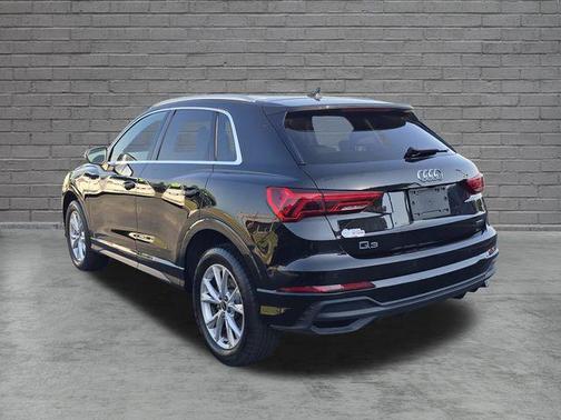 Mythos Black Metallic 2025 Audi Q3 Premium 45 TFSI S line quattro Tiptronic
