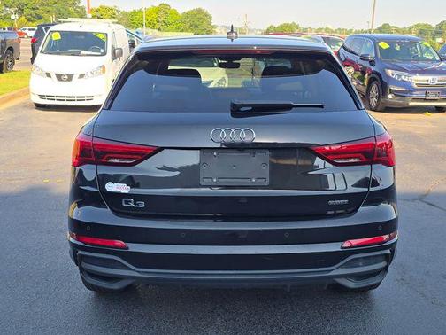 Mythos Black Metallic 2025 Audi Q3 Premium 45 TFSI S line quattro Tiptronic