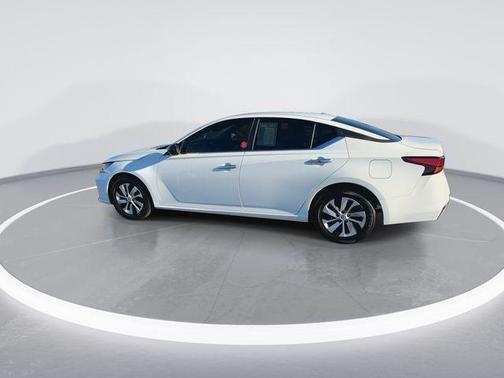 2025 Nissan Altima S FWD