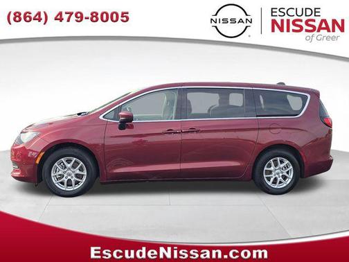 Velvet Red Pearlcoat 2023 Chrysler Voyager LX