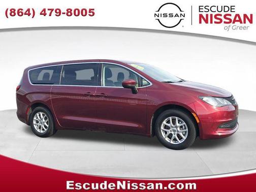 Velvet Red Pearlcoat 2023 Chrysler Voyager LX