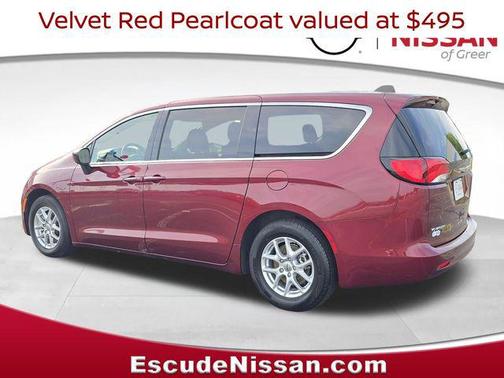 Velvet Red Pearlcoat 2023 Chrysler Voyager LX