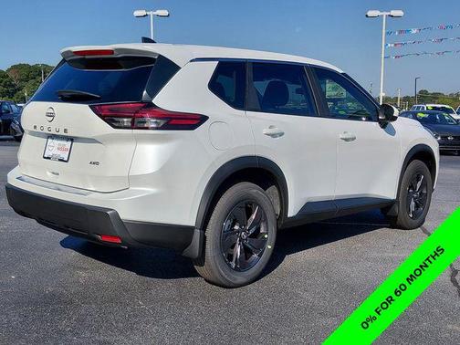 Everest White Pearl Tricoat 2026 Nissan Rogue SV