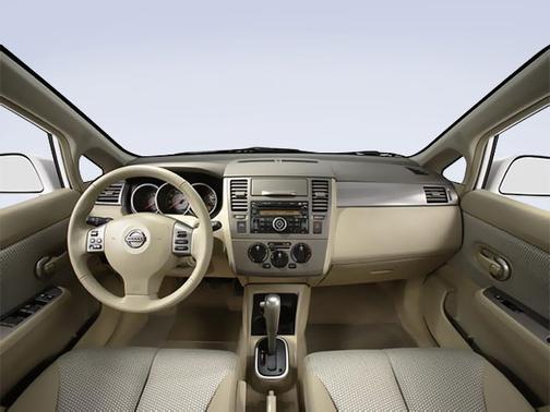 2009 Nissan Versa 1.8 S