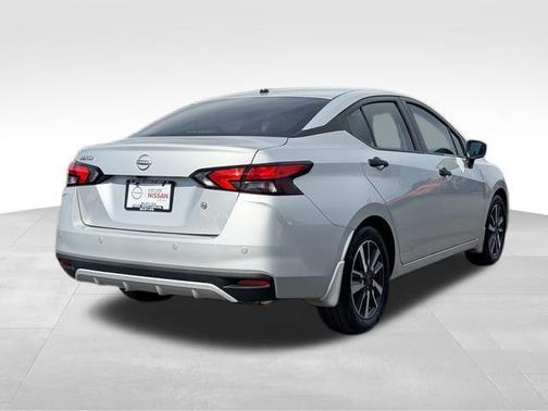 2023 Nissan Versa 1.6 S