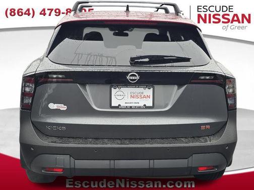 Gun Metallic/Scarlet Ember Tintcoat 2026 Nissan Kicks SR