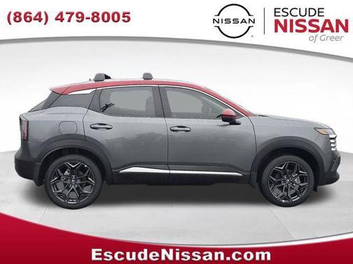 Gun Metallic/Scarlet Ember Tintcoat 2026 Nissan Kicks SR