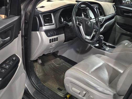 Alumina Jade Metallic 2017 Toyota Highlander XLE