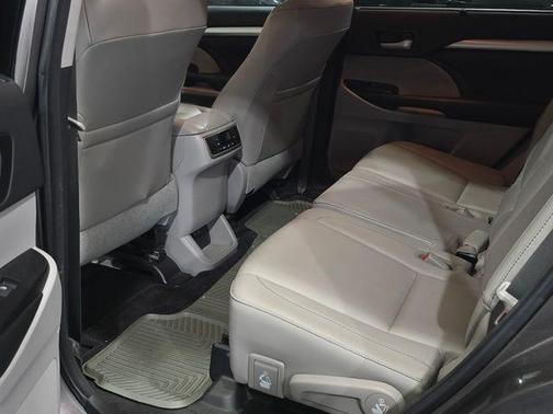 Alumina Jade Metallic 2017 Toyota Highlander XLE