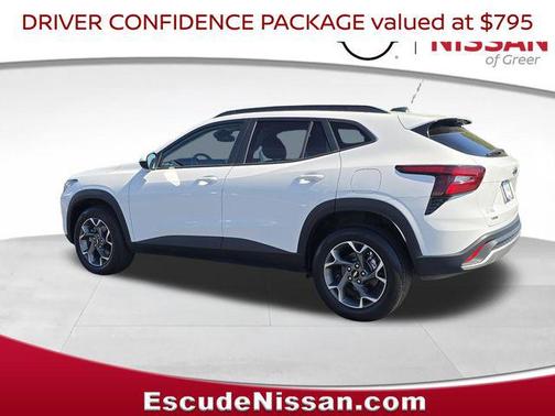 Summit White 2024 Chevrolet Trax LT