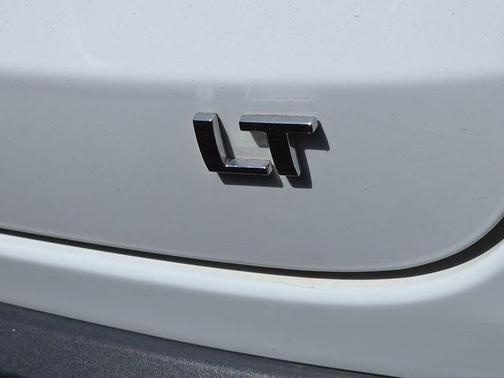 Summit White 2024 Chevrolet Trax LT