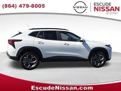 Summit White 2024 Chevrolet Trax LT