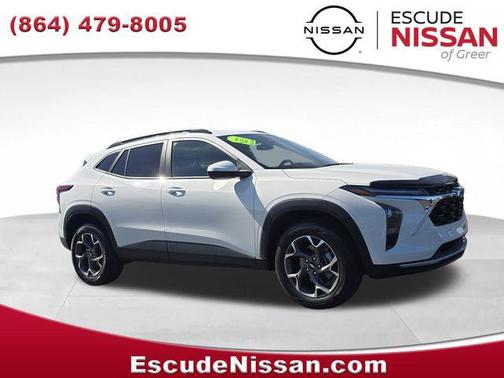 Summit White 2024 Chevrolet Trax LT