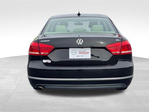 2013 Volkswagen Passat 2.5 SEL Premium