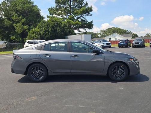 Gun Metallic 2027 Nissan Sentra SV