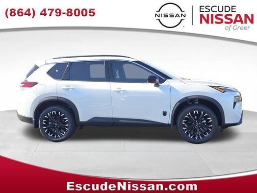 Everest White Pearl Tricoat 2026 Nissan Rogue Dark Armor