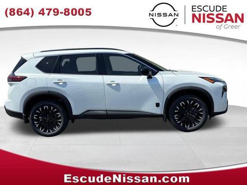 Everest White Pearl Tricoat 2026 Nissan Rogue Dark Armor