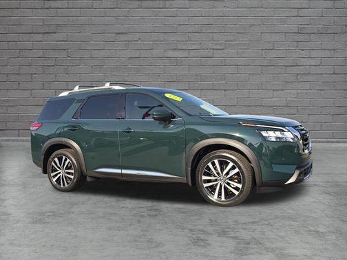 Obsidian Green Pearl 2024 Nissan Pathfinder Platinum 4WD
