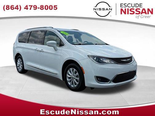 Bright White Clearcoat 2019 Chrysler Pacifica Touring L