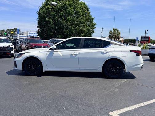 Pearl White Tricoat 2026 Nissan Altima 2.5 SV