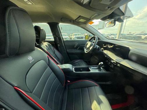 Gun Metallic 2025 Nissan Kicks SV