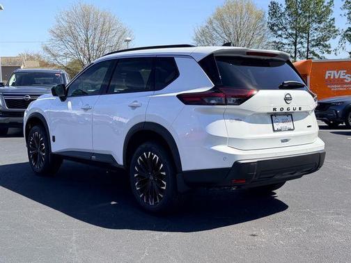 Everest White Pearl Tricoat 2026 Nissan Rogue Dark Armor