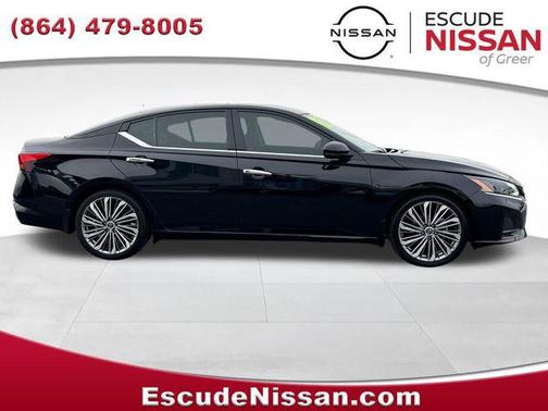 Super Black Clearcoat 2024 Nissan Altima 2.5 SL