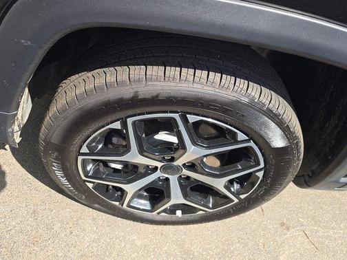 Diamond Black Crystal Pearlcoat 2025 Jeep Compass Limited