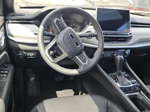 Diamond Black Crystal Pearlcoat 2025 Jeep Compass Limited