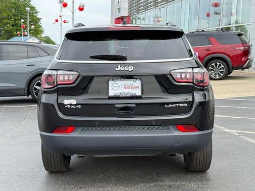 Diamond Black Crystal Pearlcoat 2025 Jeep Compass Limited