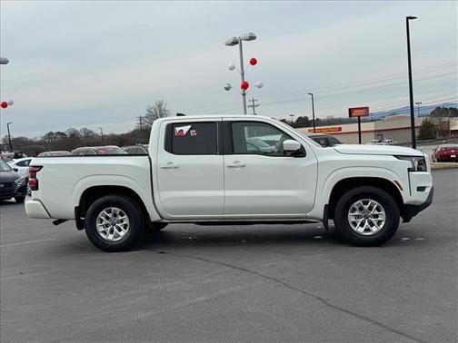 2024 Nissan Frontier SV