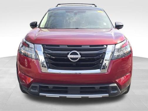 2023 Nissan Pathfinder Platinum FWD