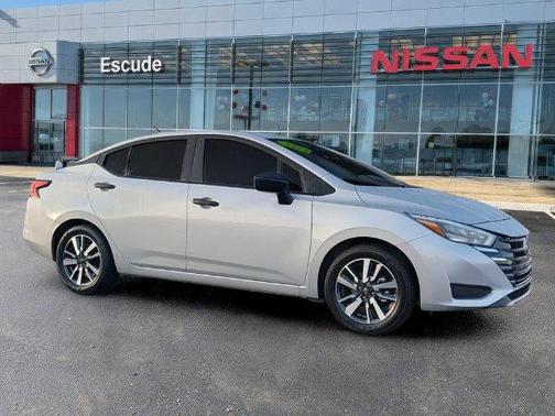 Brilliant Silver Metallic 2025 Nissan Versa 1.6 S