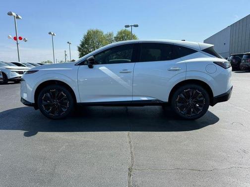 Everest White Pearl Tricoat 2026 Nissan Murano Platinum