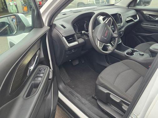 Summit White 2024 GMC Terrain SLE