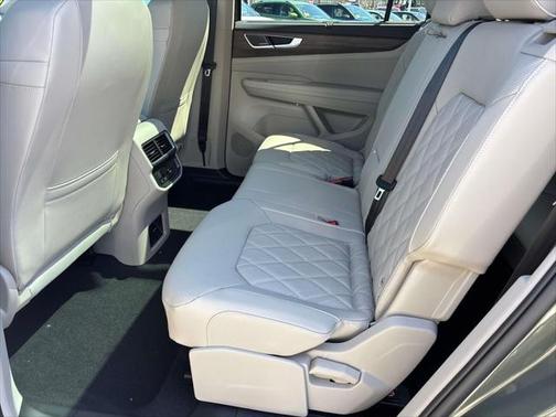2025 Volkswagen Atlas 2.0T SEL Premium R-Line 4MOTION