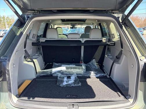 2025 Volkswagen Atlas 2.0T SEL Premium R-Line 4MOTION